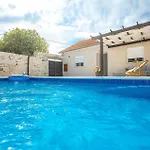 Petra Pridraga Holiday home