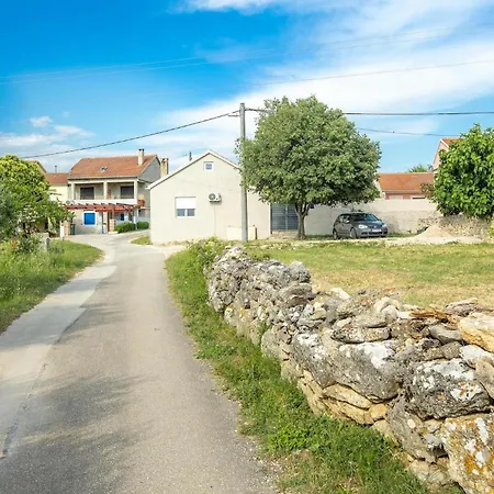 Nyaraló Petra Pridraga Zára