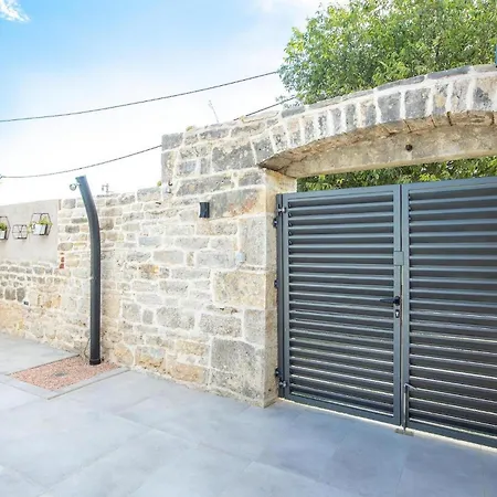 Petra Pridraga Zadar