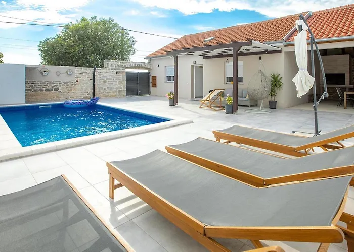 Holiday home Petra Pridraga *